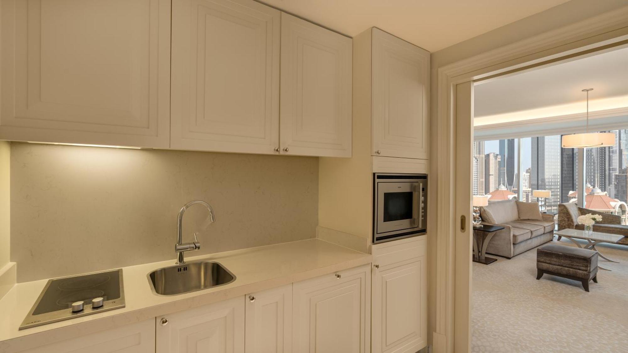 Kempinski The Boulevard Dubai Bagian luar foto A kitchen in a suite at The Ritz-Carlton, Dubai