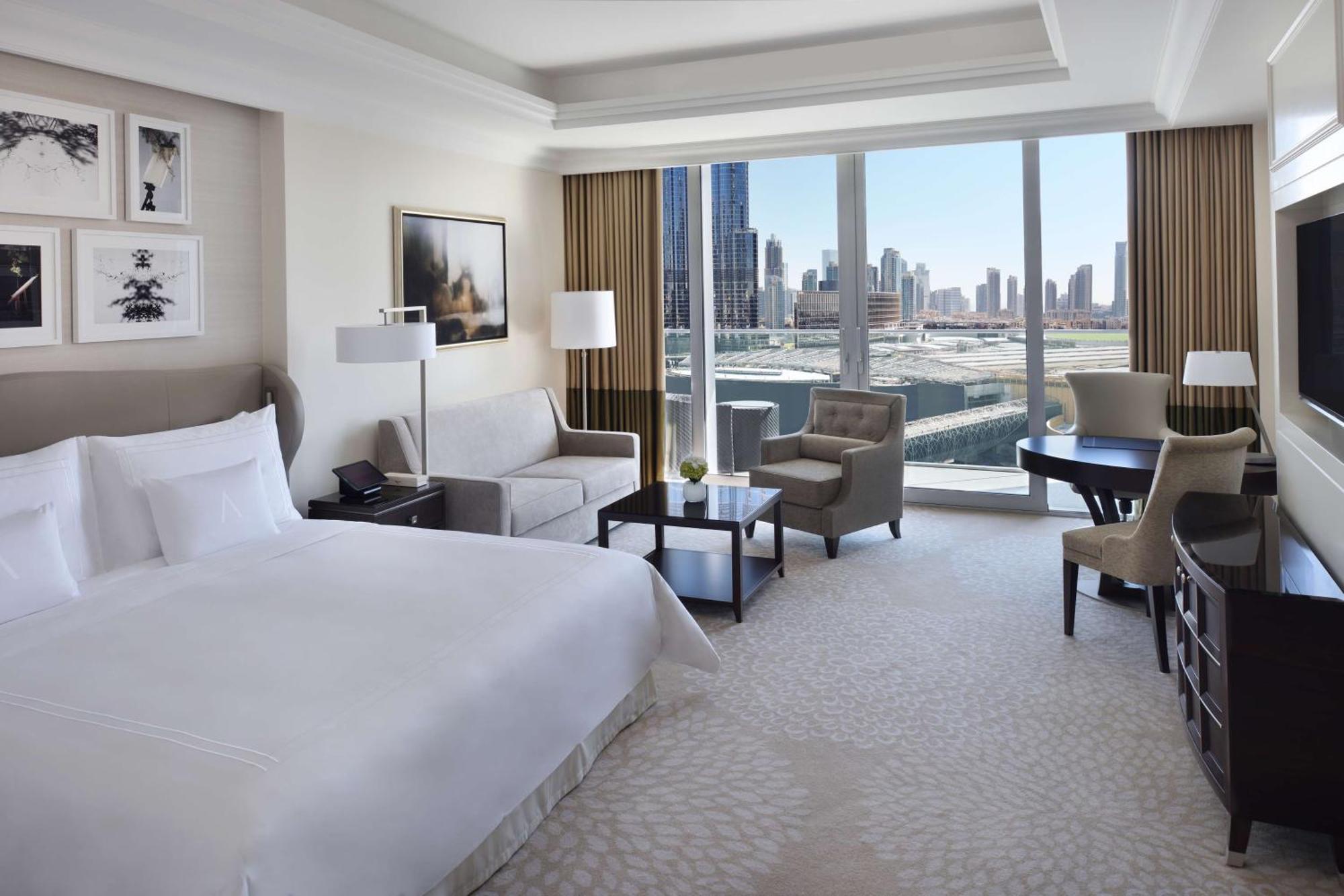 Kempinski The Boulevard Dubai Bagian luar foto A room at the Jumeirah Emirates Towers Hotel