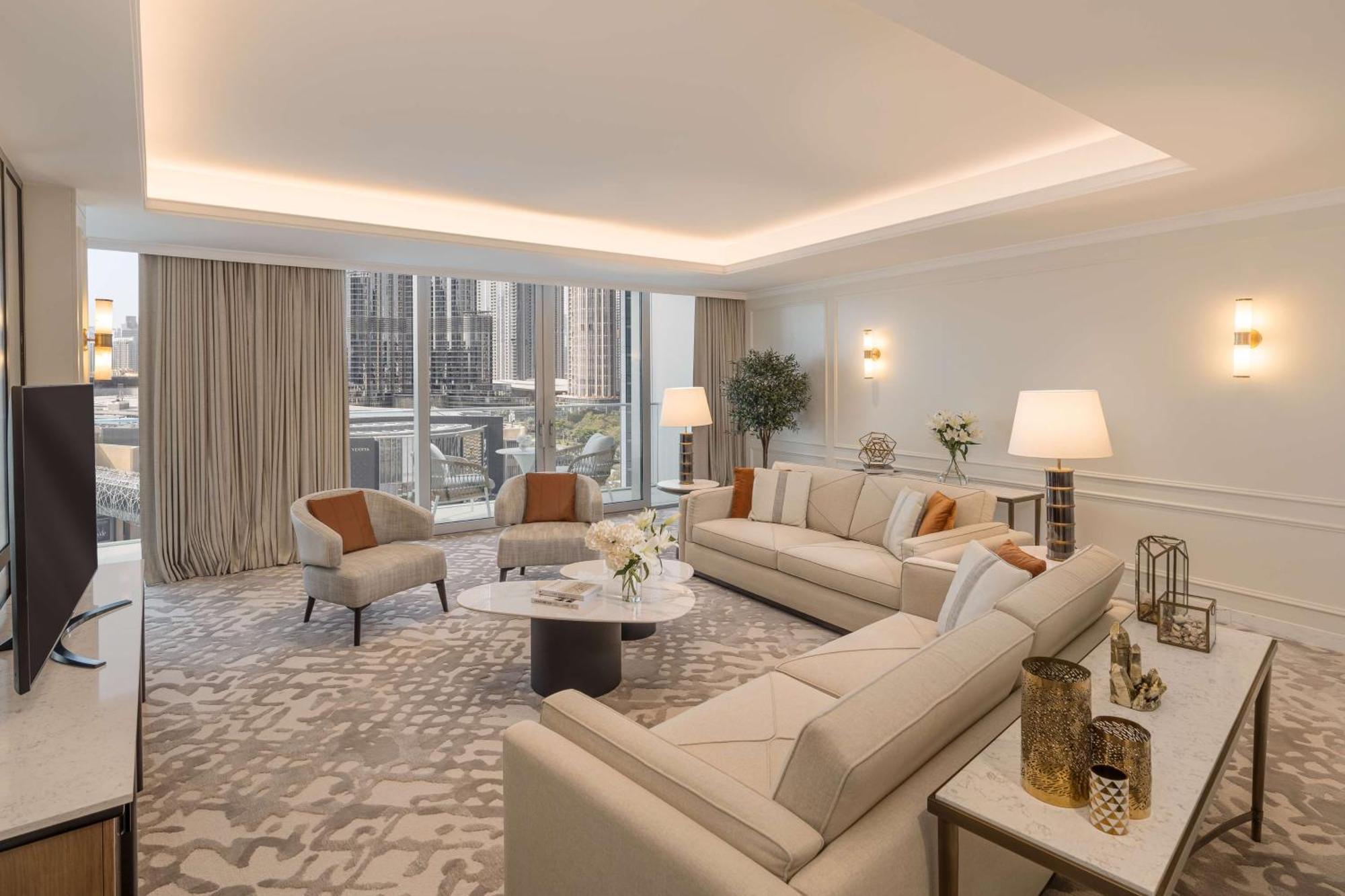 Kempinski The Boulevard Dubai Bagian luar foto A living room at the Ritz-Carlton, DIFC
