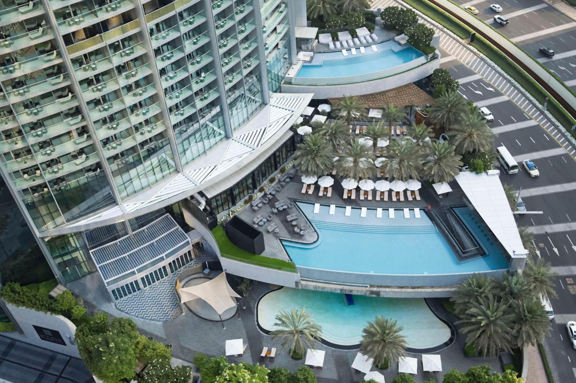 Kempinski The Boulevard Dubai Bagian luar foto The swimming pool